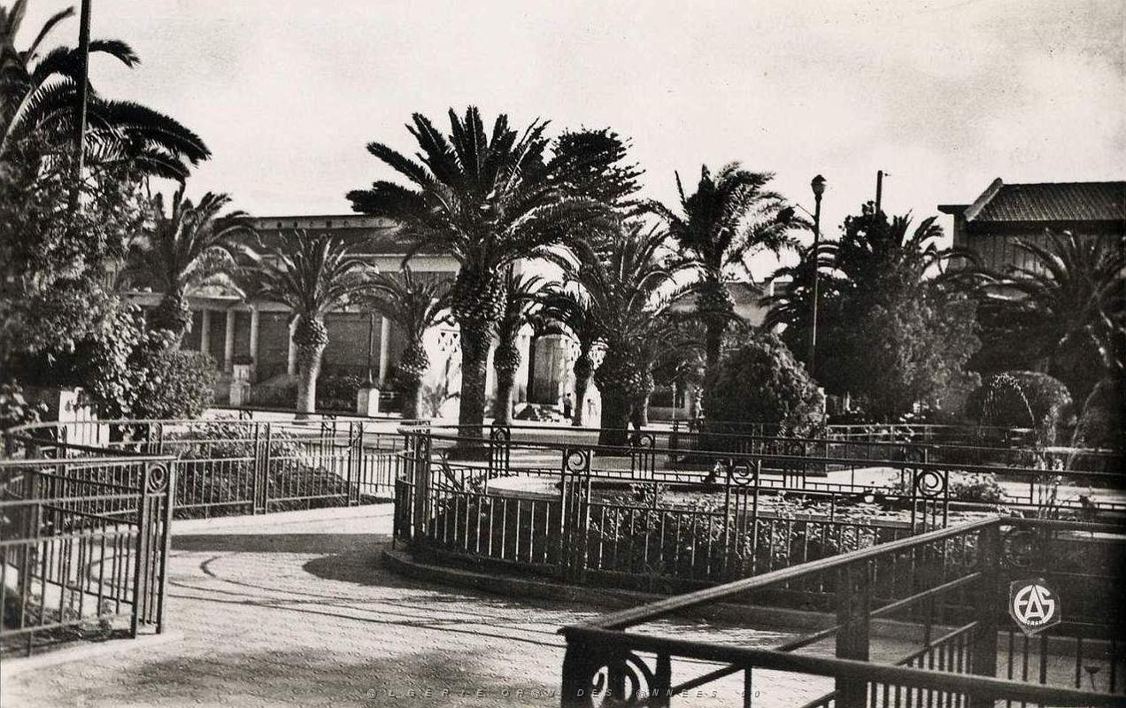 Er rahel 500- La place COLLECTION DES AMIS DE ND DE SANTA CRUZ.jpg